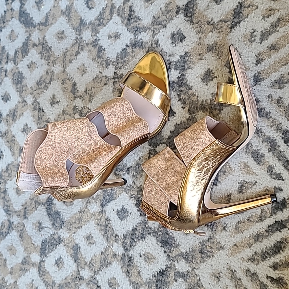 Vince camuto gold heels